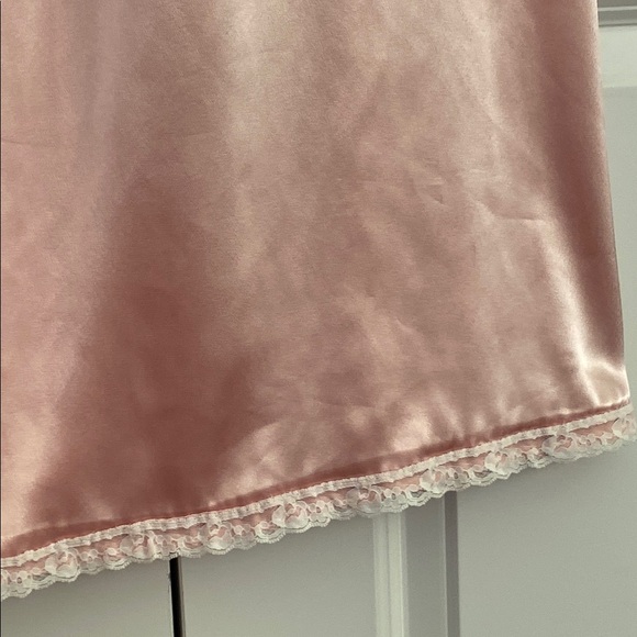 Vintage Givenchy Pink Satin Robe with Lace Trim - Picture 3 of 11